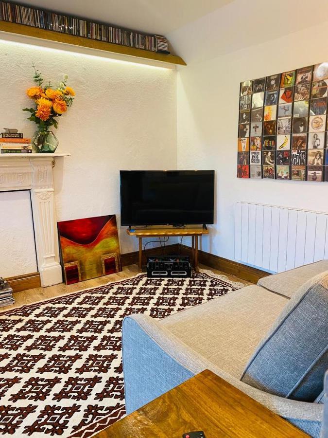 3 Bed Apartment/Explore The Area/Enjoy Our Pub Galway Exterior foto